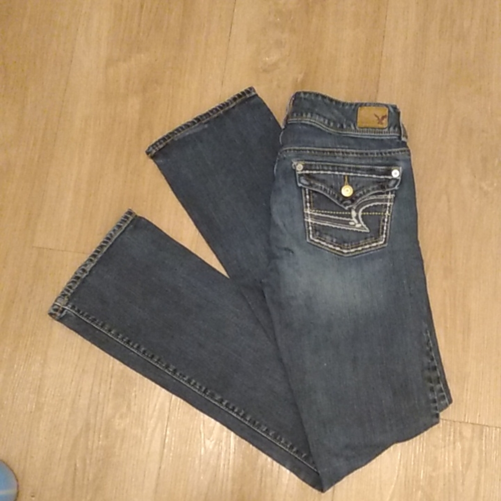 AE Women's jeans, sz:2 Regular, kick boot cut, Medium dark wash,Great Condition!